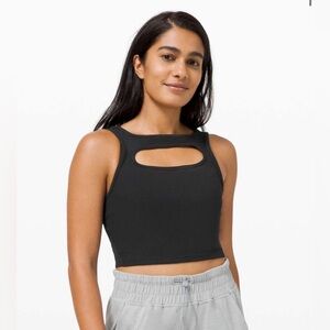 Lululemon LA front cut out crop top. Black. Size 2